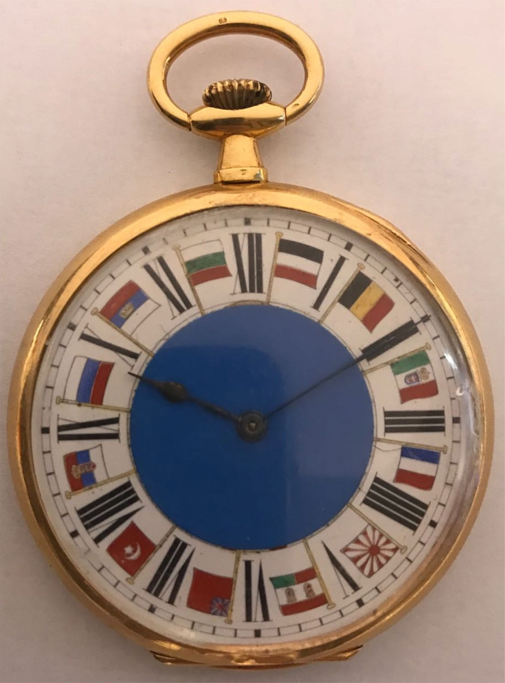 el reloj de bolsillo INVAR fabricado por petición expresa de la Casa Real para Alfonso XIII por la Compagnie des Montres la Chaux de Fonds (Suiza).